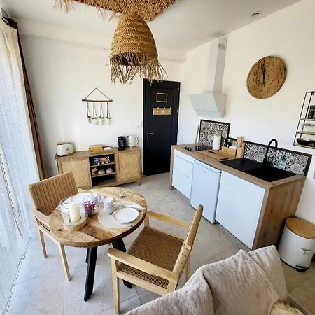 Gardenhill Cosy 3* Lau-Balagnas